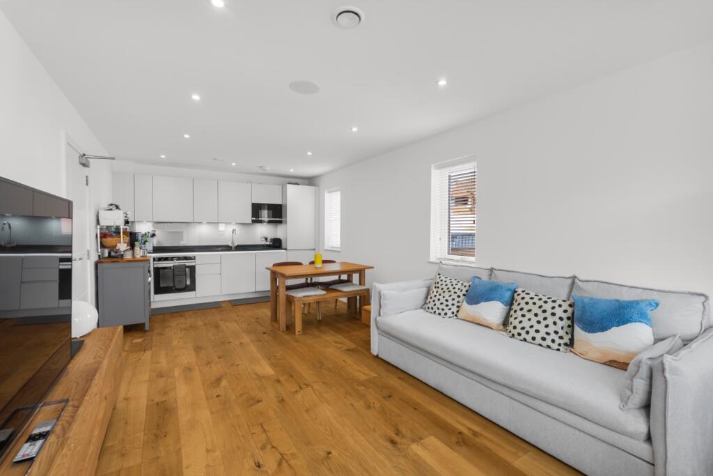 Apartment in Letchworth Garden City, Jubilee Industrial Centre - View 5