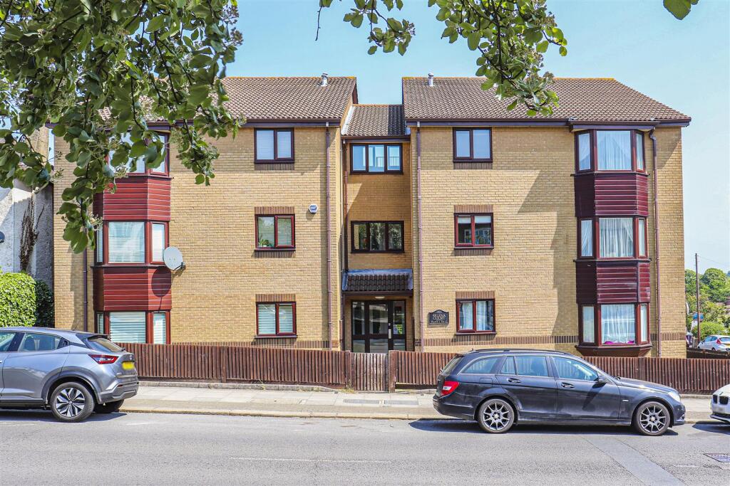 Main image of property: Oakleigh Road North, Whetstone