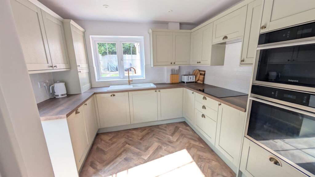 House in Gillingham, Medway - More