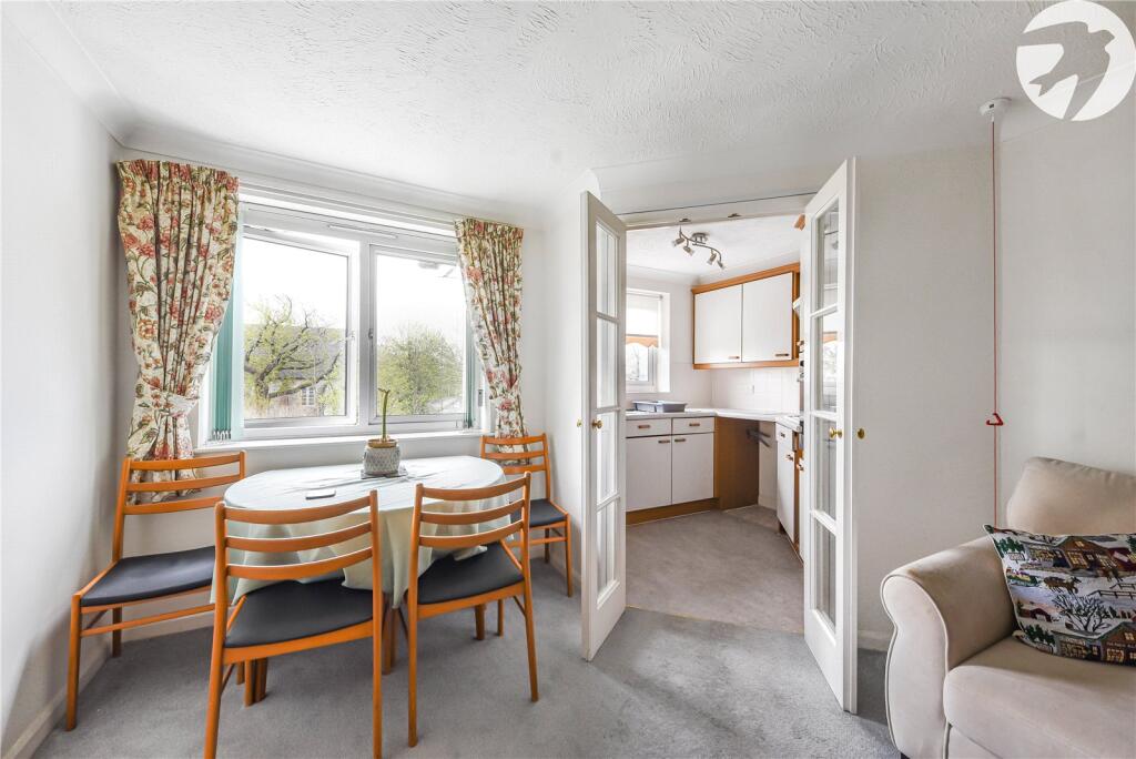 Apartment in Sevenoaks, Swanley - View 3