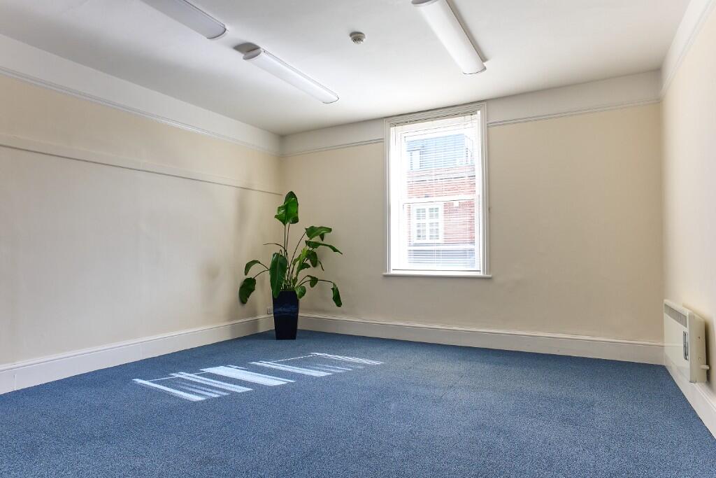 Main image of property: Room 11, Station Hill House,Chippenham SN15 1EQ