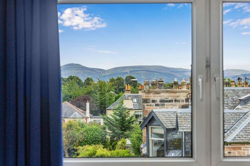 Apartment in Edinburgh - View 3