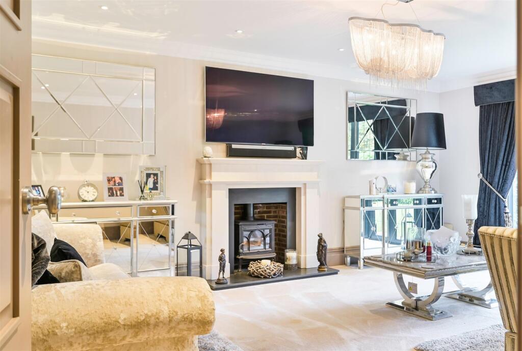 Woodcote Park Avenue, Purley photo 4