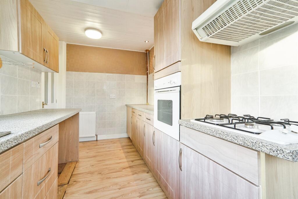 Moorland Crescent, Menston, Ilkley photo 3