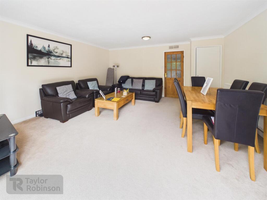 House in Redhill - View 4