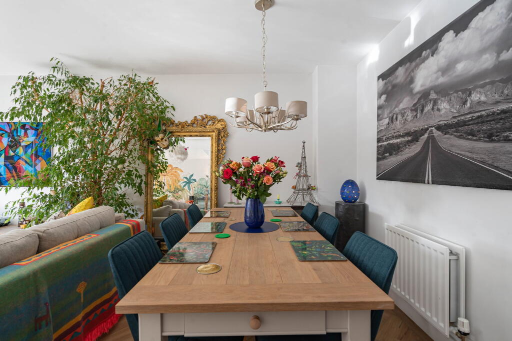 Exmoor Drive, Cranleigh, GU6 8FW photo 4