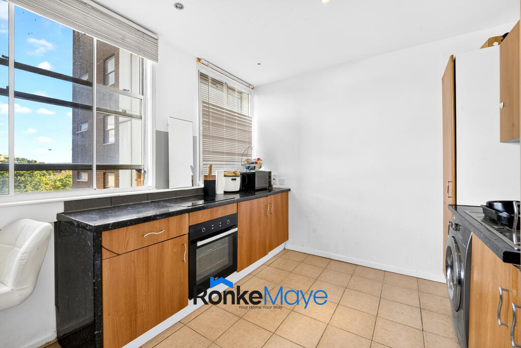 Apartment in Croydon - View 3