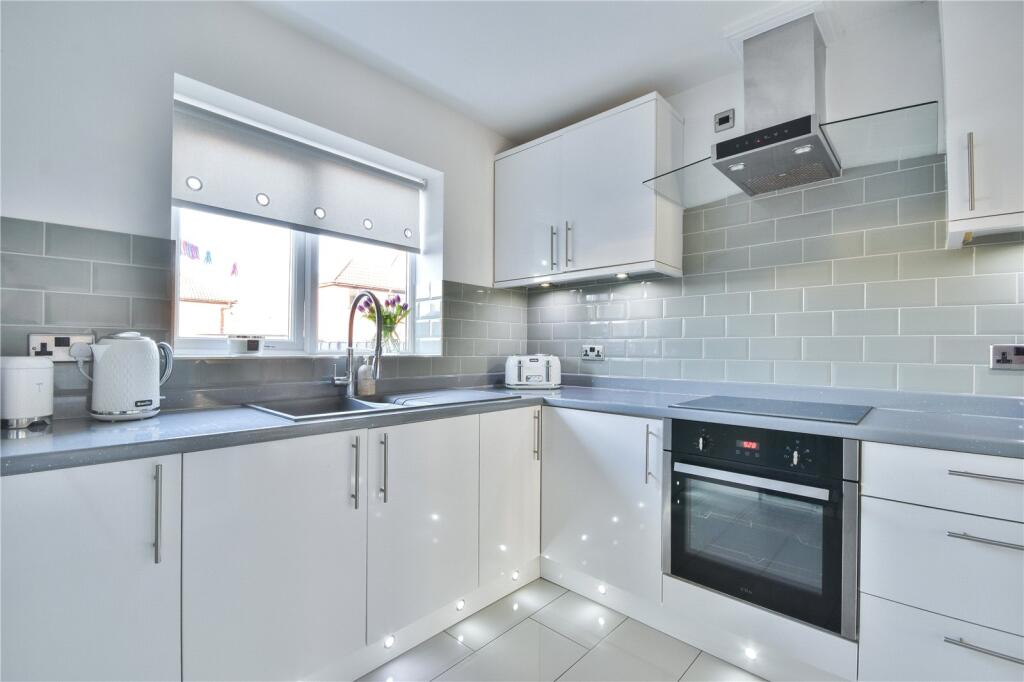 House in Tameside, Greater Manchester - More