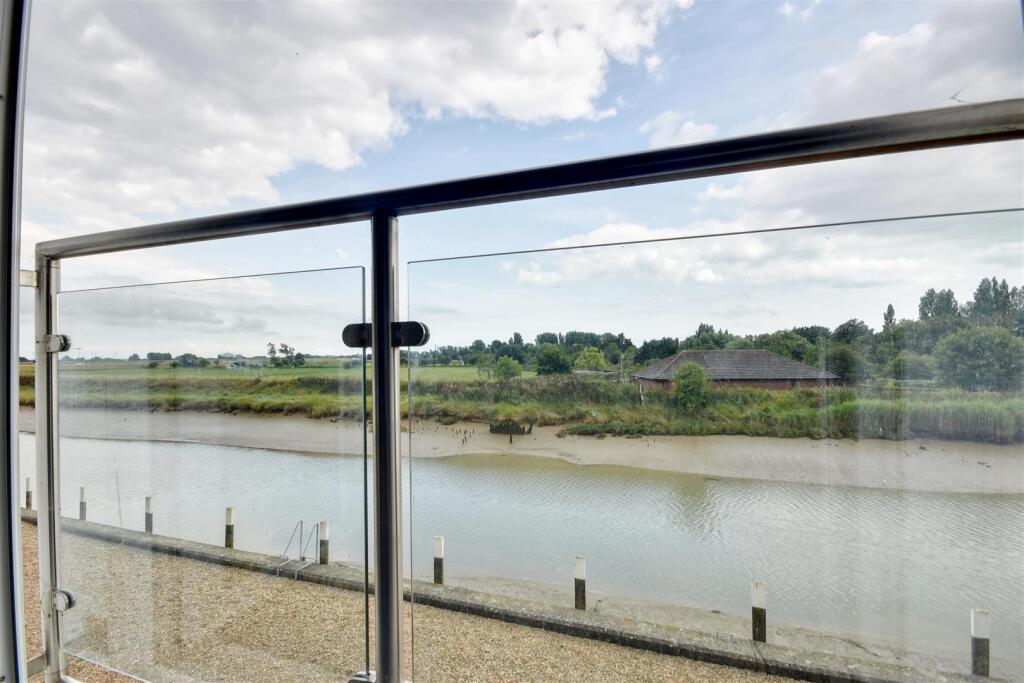 Rock Channel Quay, Rye photo 4