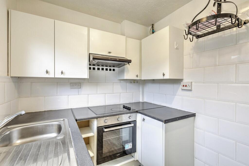 Yelvertoft Road, Northampton - View 5
