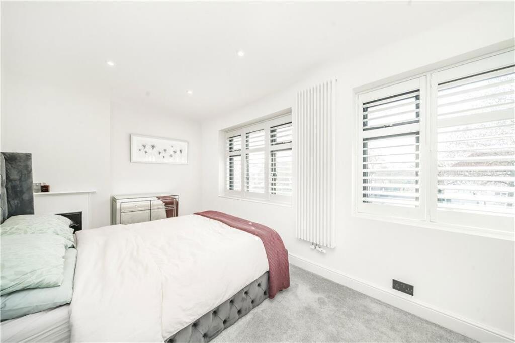 30 Barnes Avenue photo 4