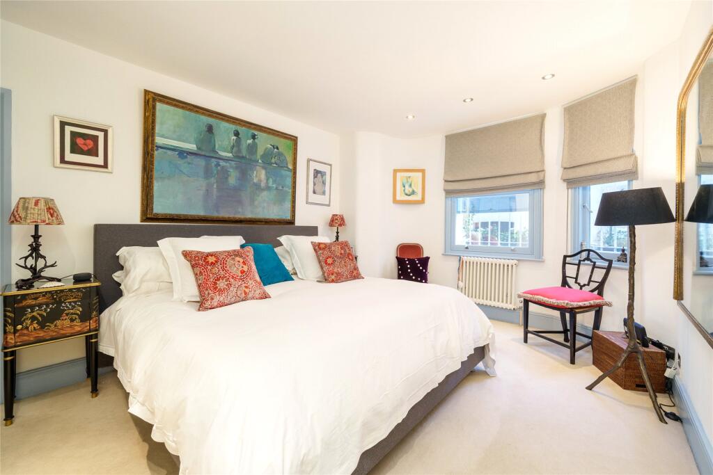 Apartment in London - More