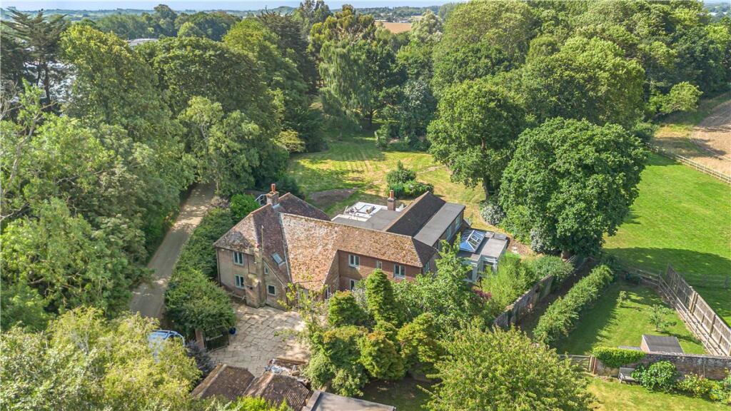 Tortington, Arundel, West Sussex, BN18 photo 3