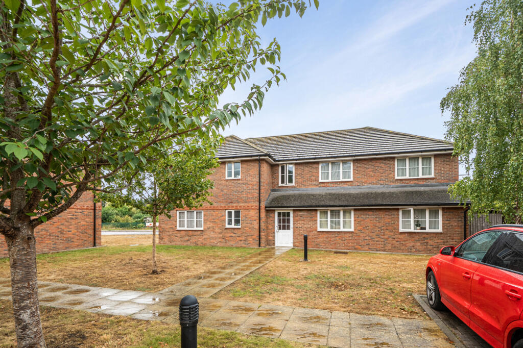 Apartment in Hemel Hempstead - View 5