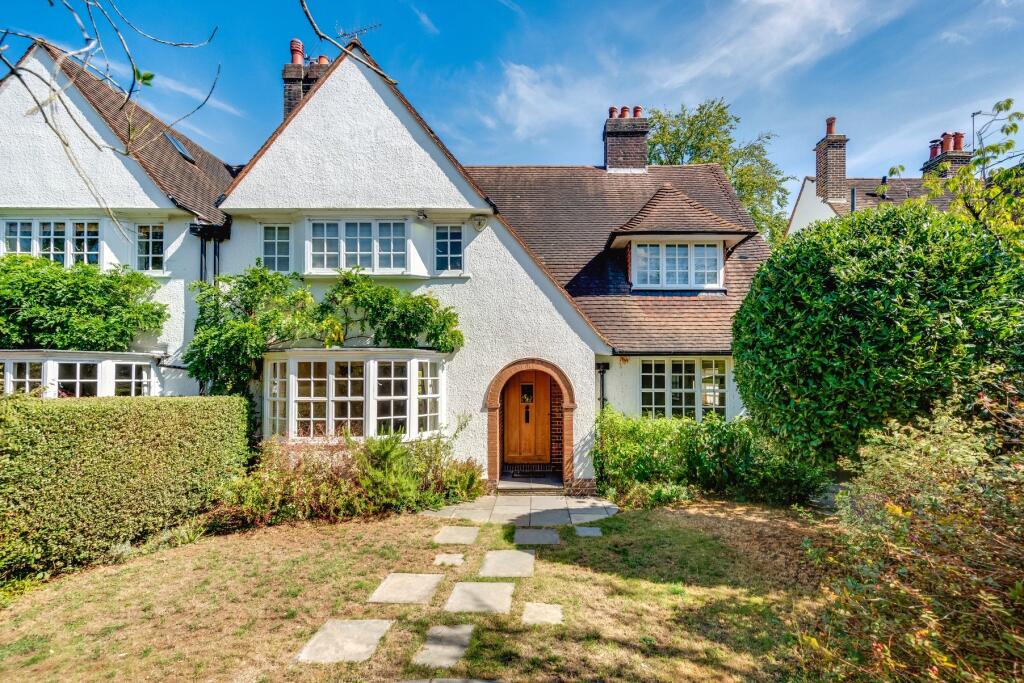 Main image of property: Bigwood Road, London, NW11