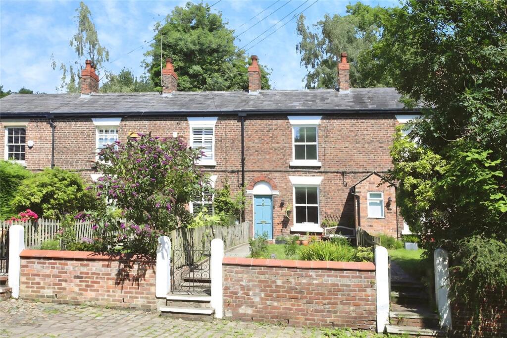 Main image of property: Vale Close, Heaton Mersey, Stockport, SK4