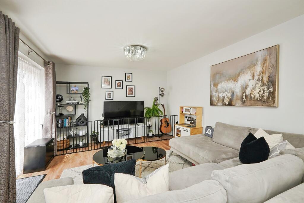 House in Tonbridge - More