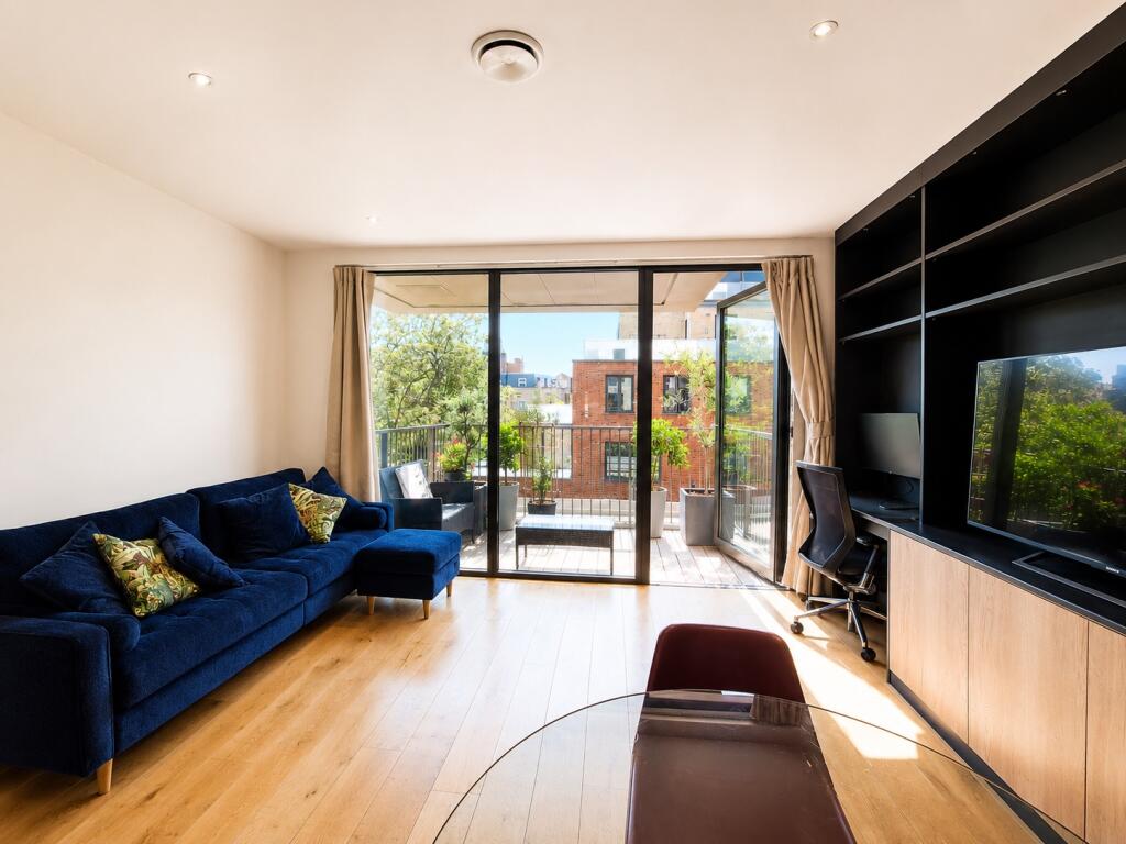 Main image of property: Camberwell Passage, Southwark, London, SE5 0AU