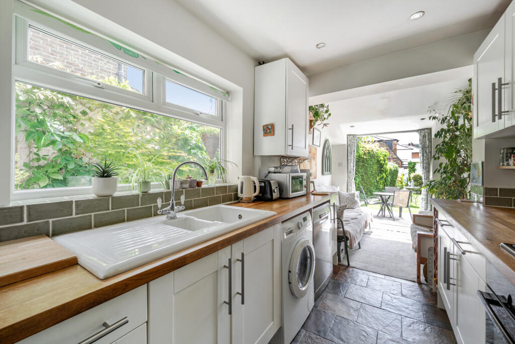 Portsmouth Road, Cobham, KT11 - View 4