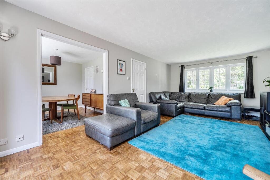Alcot Close, Crowthorne, Berkshire, RG45 7NE - View 4
