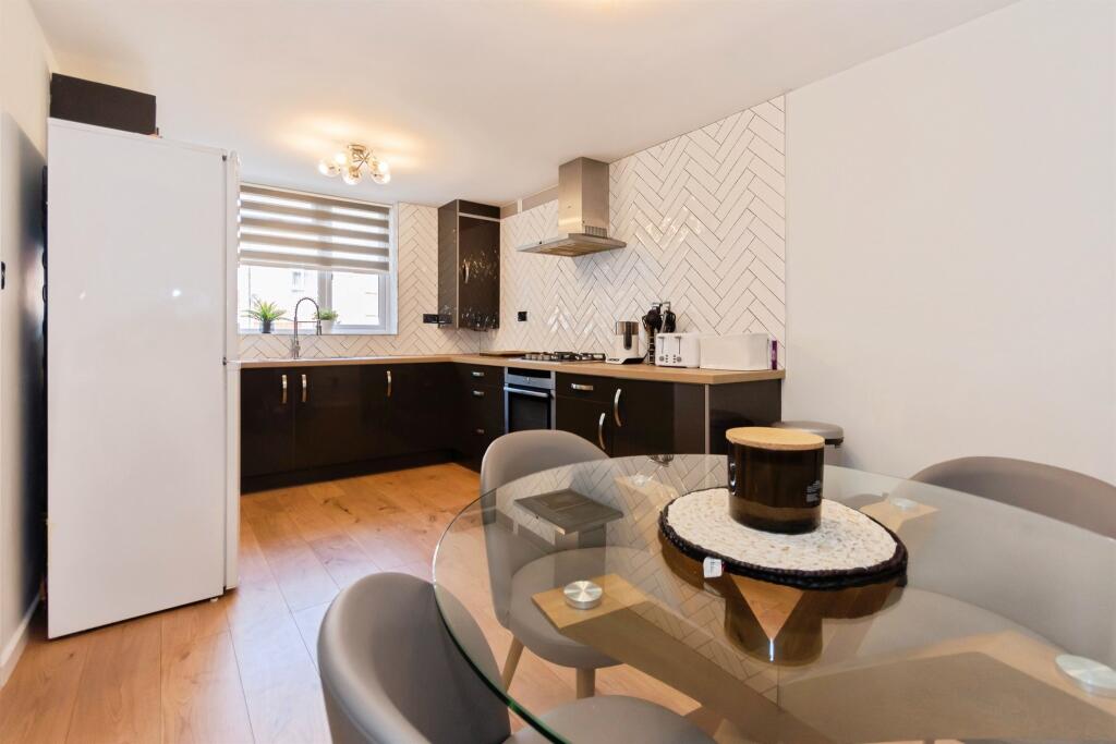 House in Birmingham, California - More