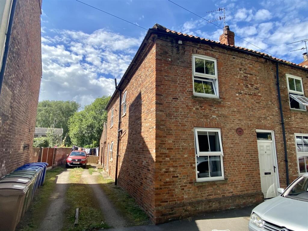 Main image of property: Pinfold Street, Howden