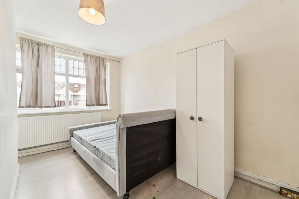 House in Harrow - More