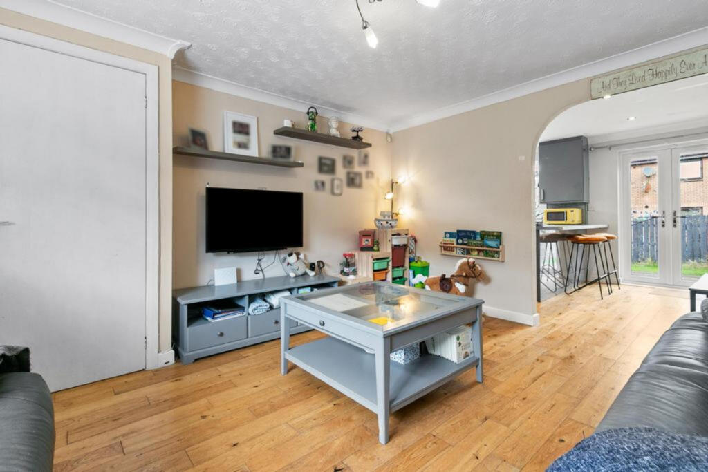 House in Glasgow, Southpark Village, Darnley - View 3