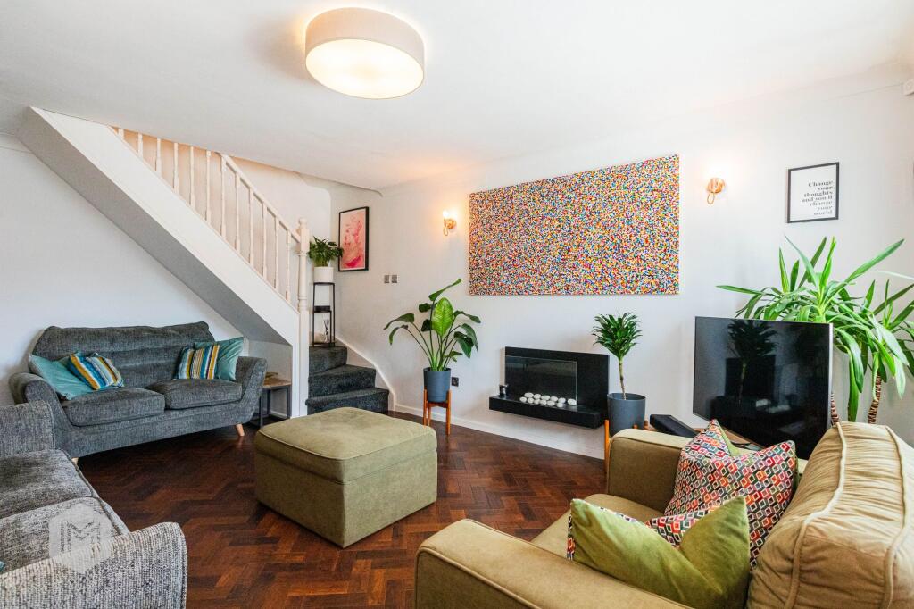 House in Bury, Kirklees - View 3