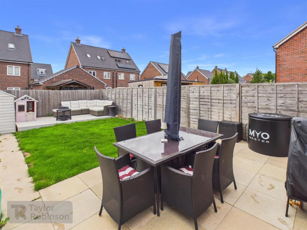 House in Crawley, Forge Wood - View 5
