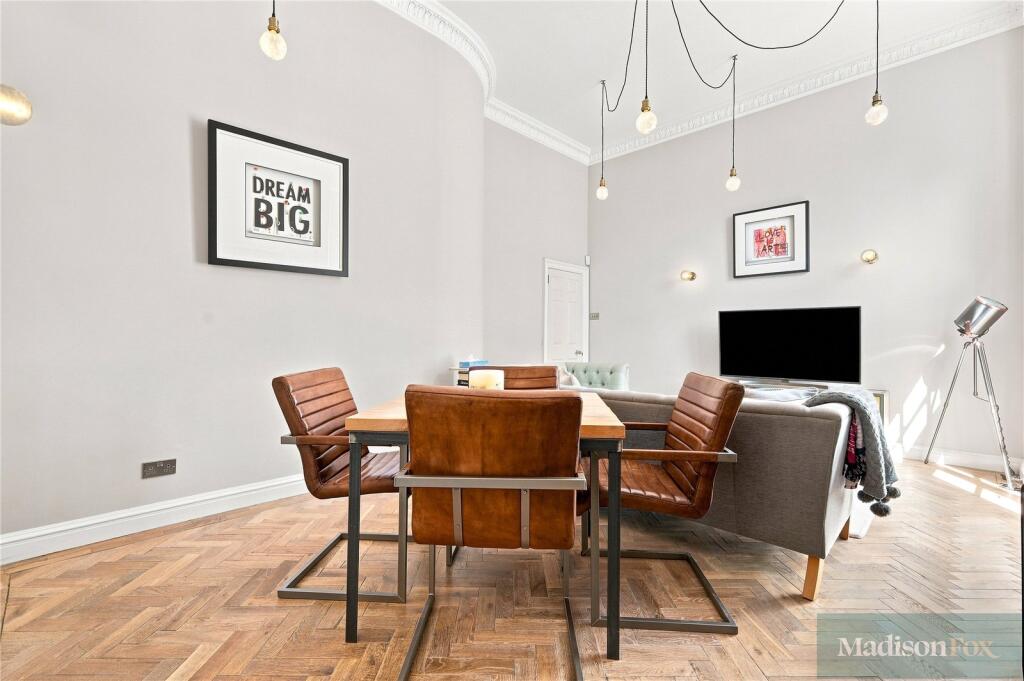 House in Chigwell, Grange Hill - More
