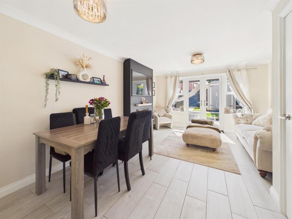 Kenmore Close, Wardley photo 2