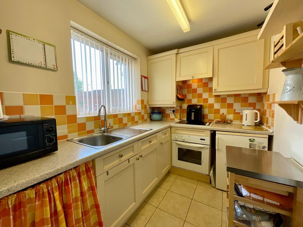 White Hart Court, Stone, ST15 photo 2