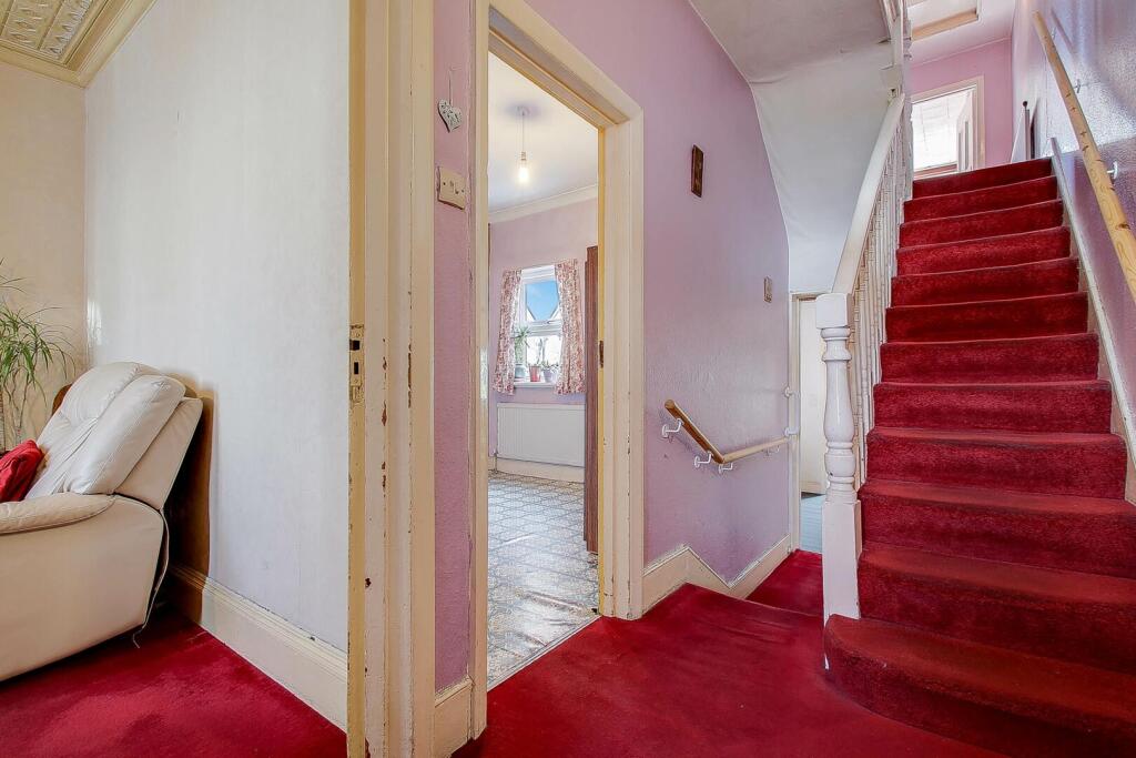 House in London - View 2