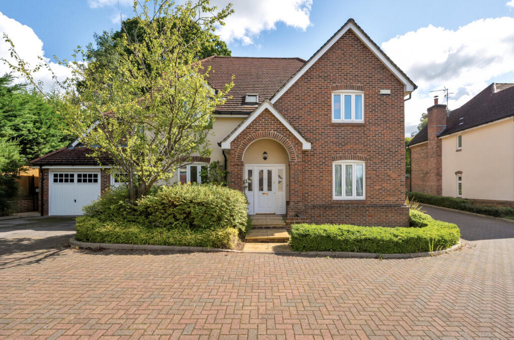 Main image of property: Hillthorpe Close, Purley, CR8 2