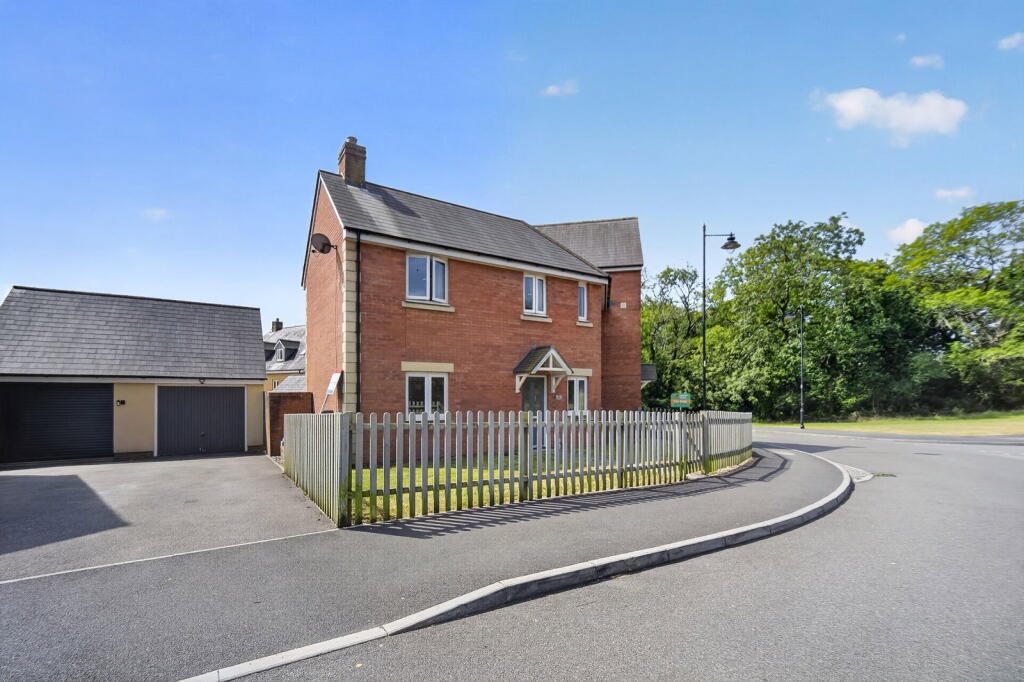 3-bed terraced on Trem Gwlad Yr Haf,Coity,Bridgend,CF35 6HG, £250,000