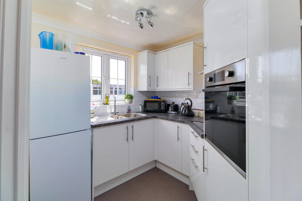 Queens Crescent, Southsea - View 4