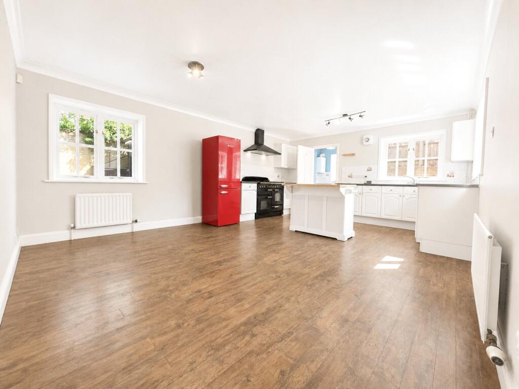 Ruffels Place, Stebbing, Dunmow, Essex, CM6 photo 3