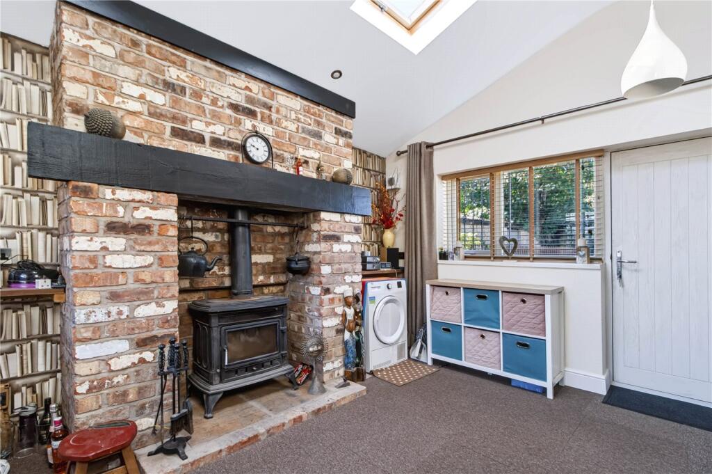 House in Manchester, Greater Manchester - View 4
