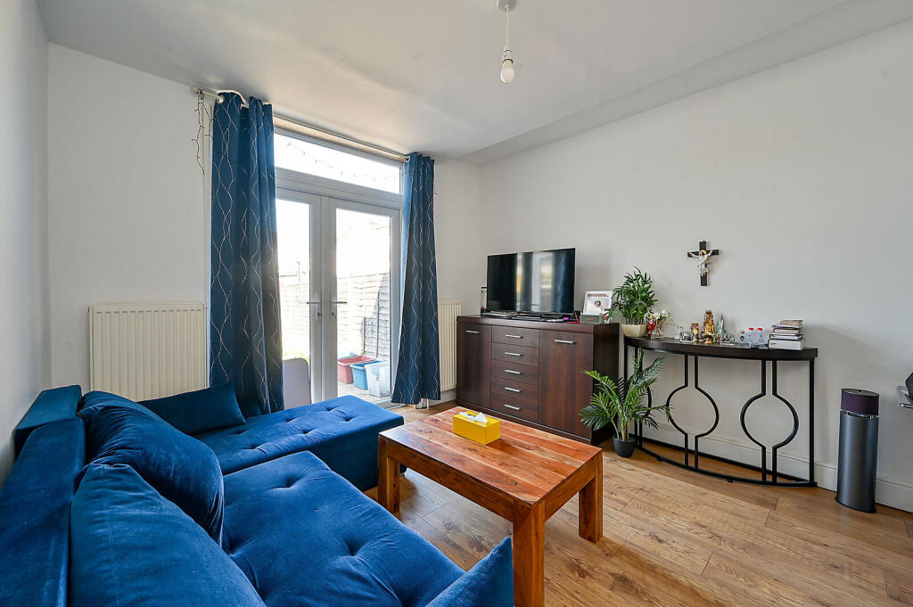 Main image of property: Kingsley Road, Hounslow, TW3 4AD, Hounslow, TW3