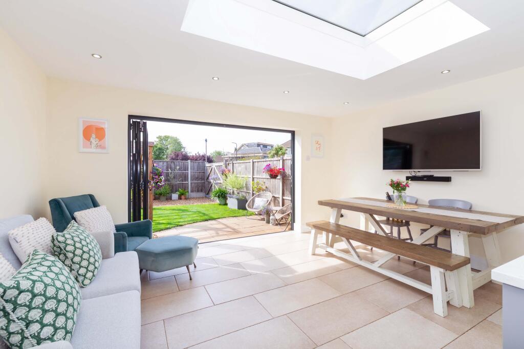 House in Slough - View 5