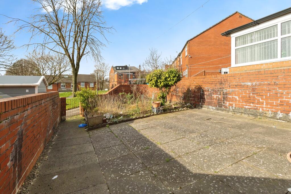 Chief Street, OLDHAM, Lancashire, OL4 photo 3