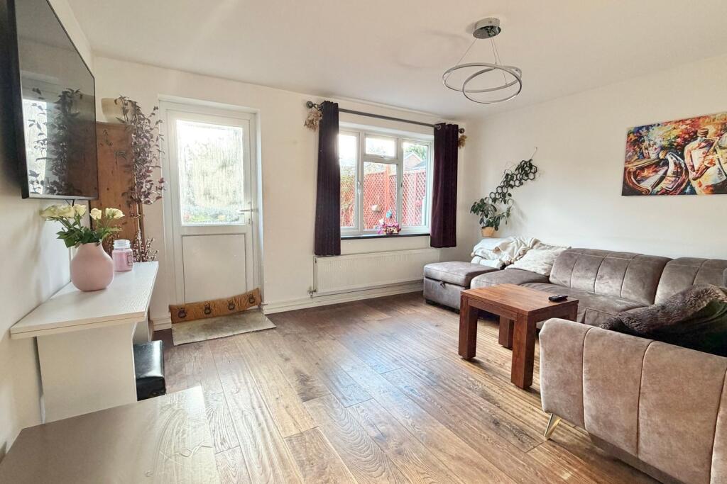 Caernarvon, FRIMLEY, GU16 photo 3