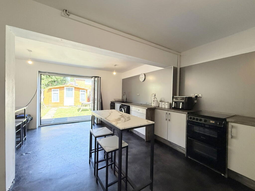 Tustin Grove, Acocks Green