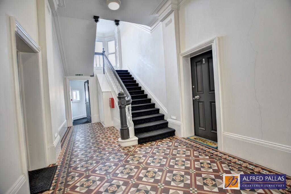 Crownville, Roker Terrace  photo 2