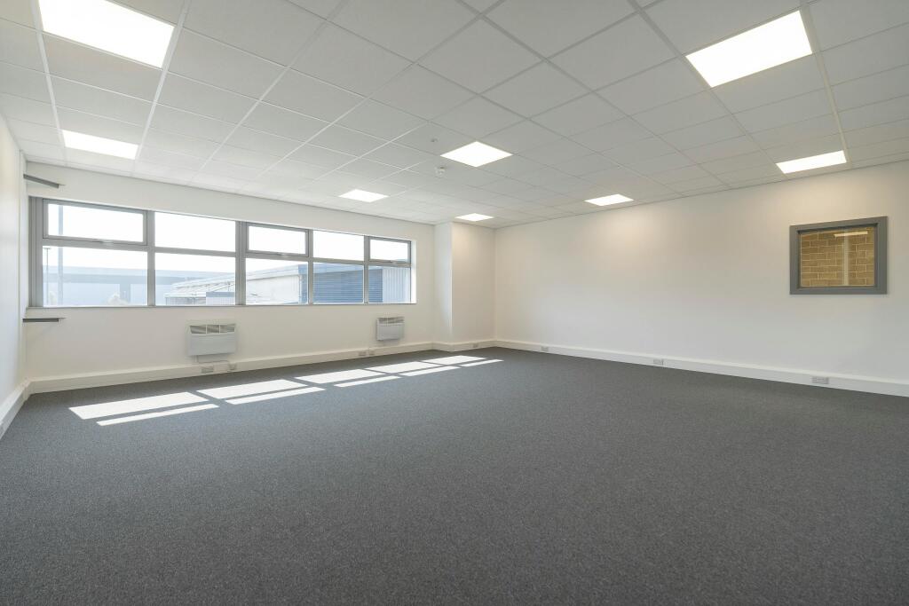 IW260325CAE10115.jpg