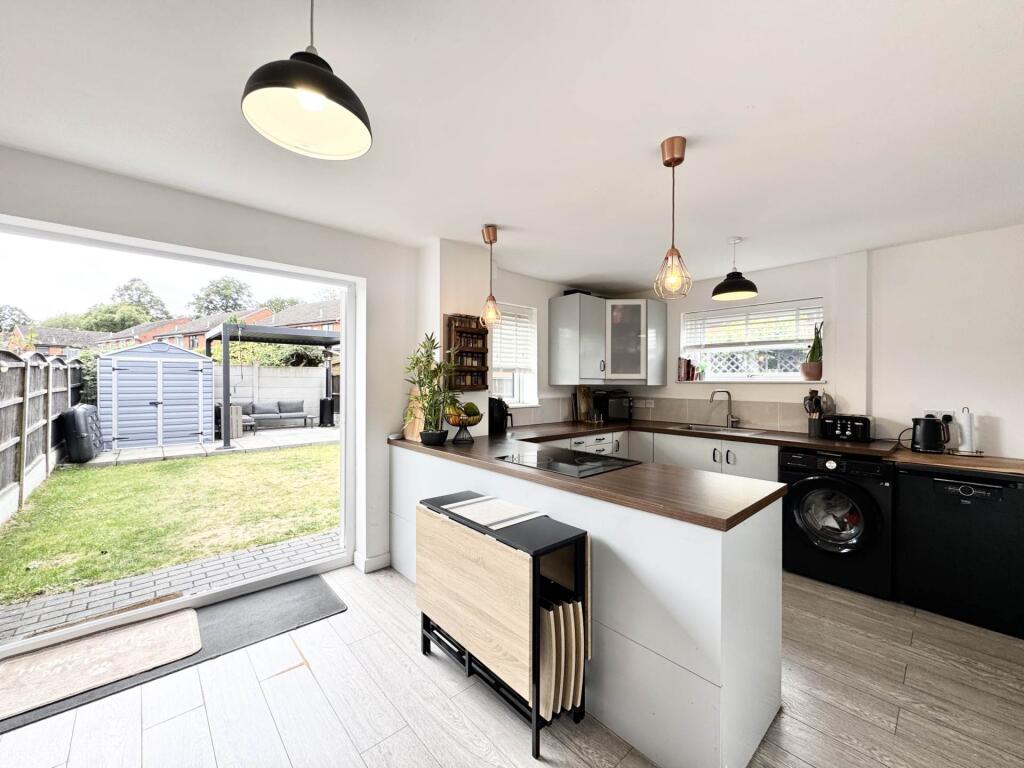House in St Helens, Liverpool City Region - View 4