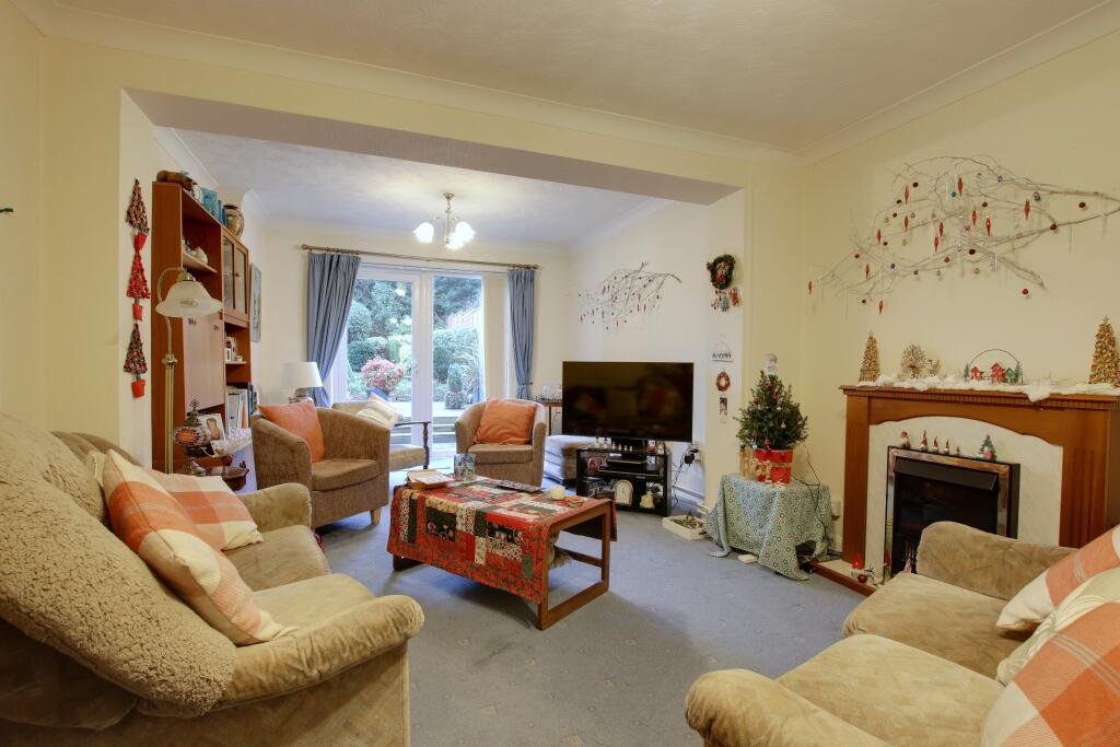 Arundel Drive, Fareham photo 3