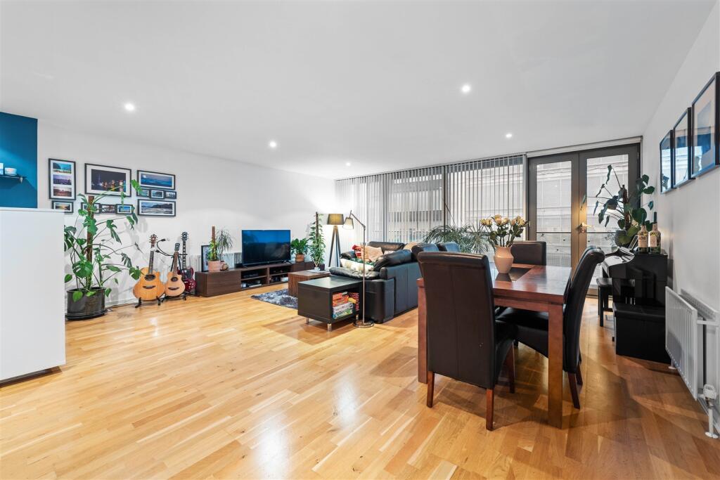 Apartment in Glasgow - View 2