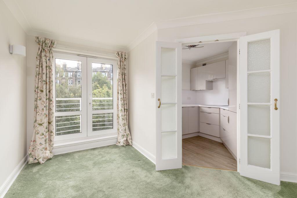 Apartment in Edinburgh - View 5